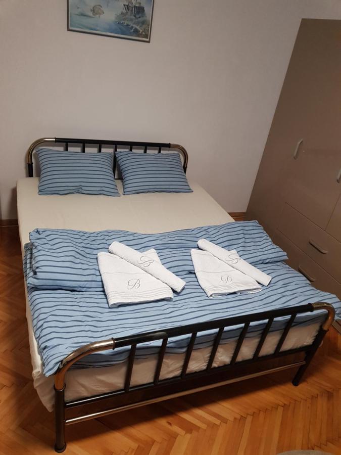 La Zoli - Apartament 1 Cam, Zona Freidorf Cu Parcare Publica Apartman Temesvár Kültér fotó